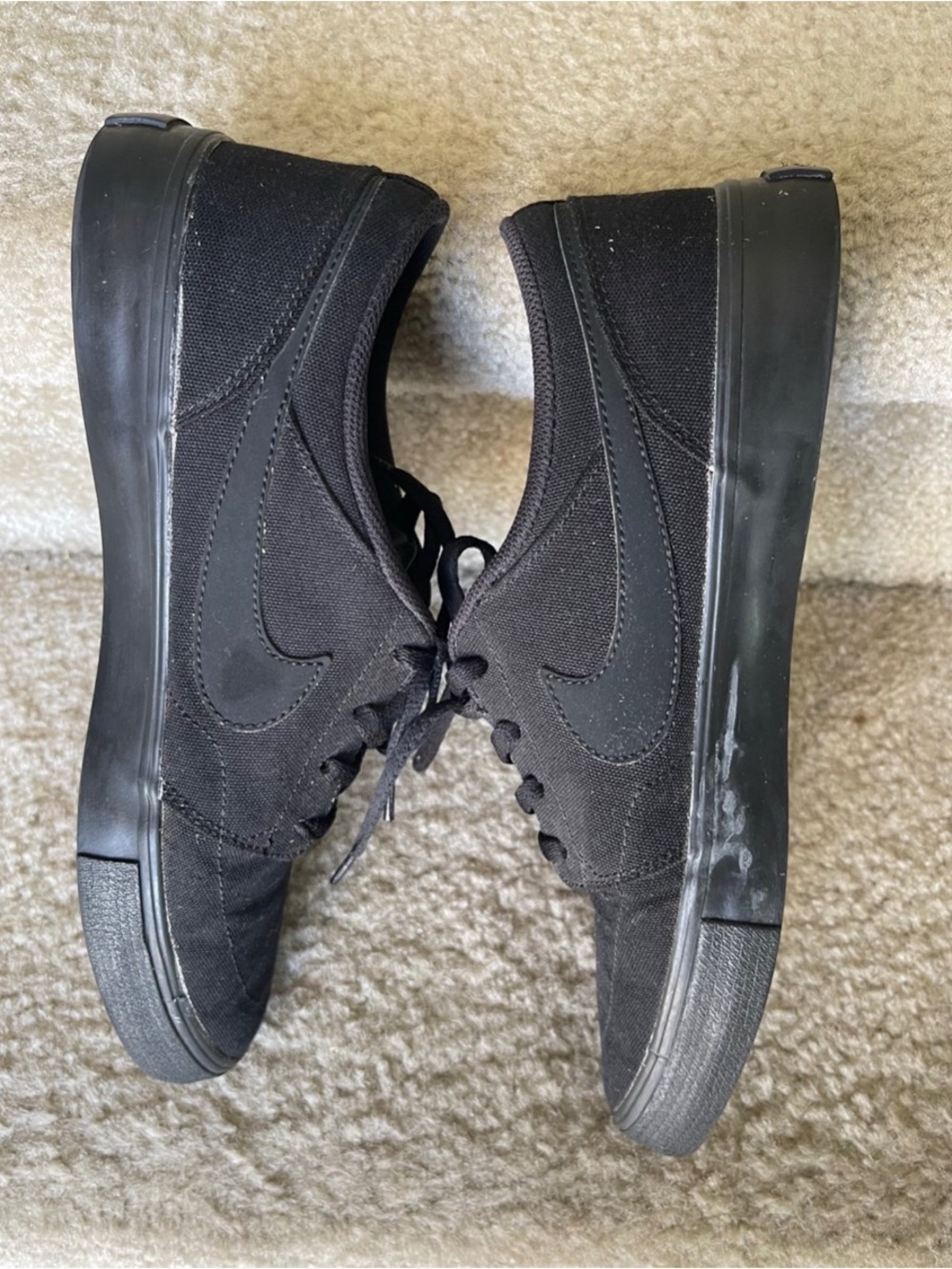 NIKE fashion sneakers black 880268-001 men Sz 9 slightly used
